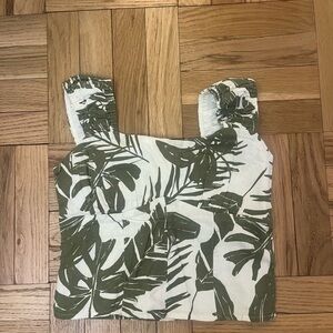 A&F Sleeveless Olive Leaf Print Crop Top